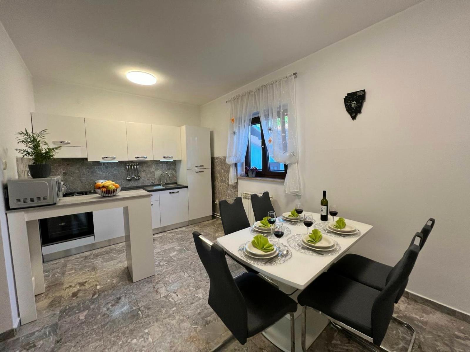 Apartment Tigo - 2 Bedrooms, 2 Bathrooms, Terrace And Big Garden Fažana Εξωτερικό φωτογραφία