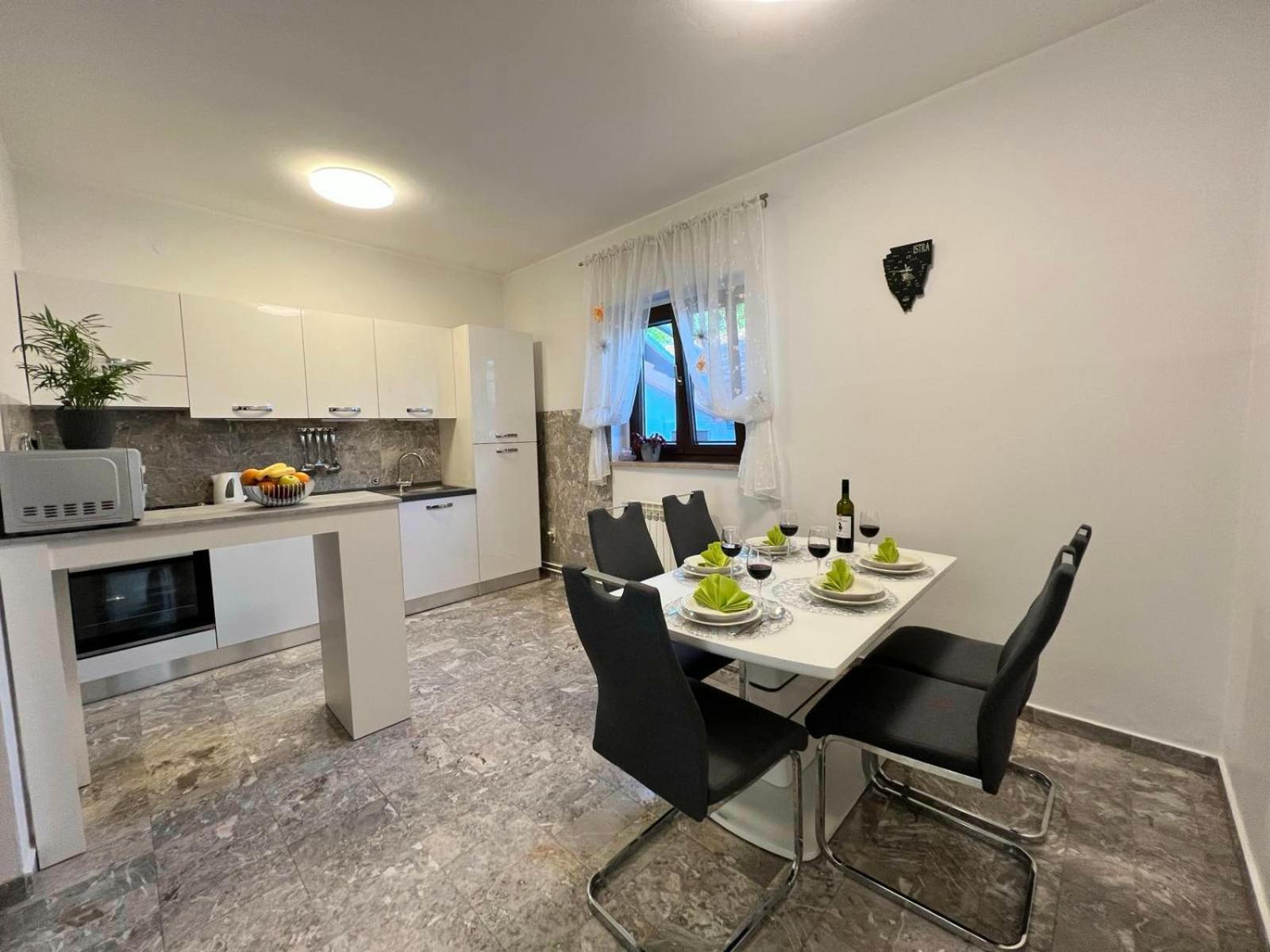 Apartment Tigo - 2 Bedrooms, 2 Bathrooms, Terrace And Big Garden Fažana Εξωτερικό φωτογραφία